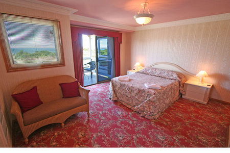 Lighthouse Keepers Inn - Holiday Cairns 1