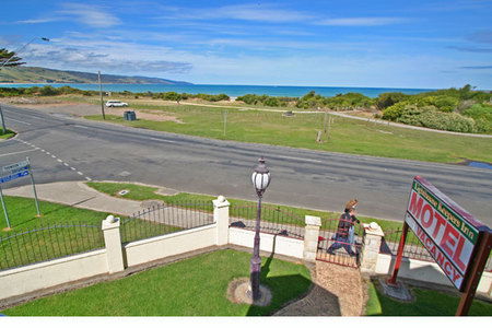 Lighthouse Keepers Inn - Holiday Cairns 2