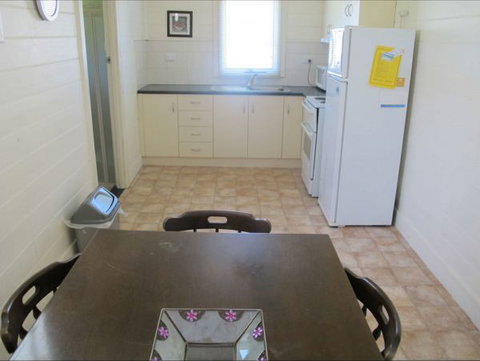 Holly's Holiday Home - Holiday Cairns 1