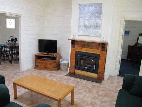 Holly's Holiday Home - Holiday Cairns 3