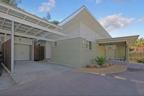 Ocean Street Beach House - Holiday Cairns 0