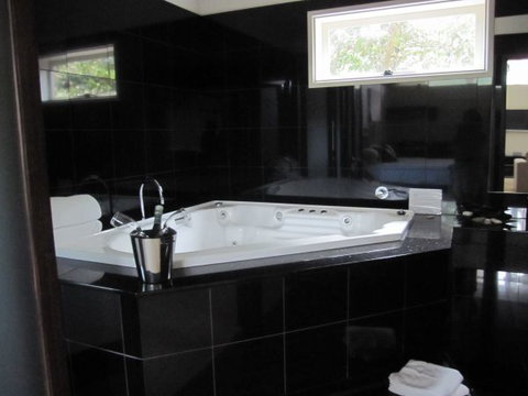 Arusha B&B Retreat - Holiday Cairns 0