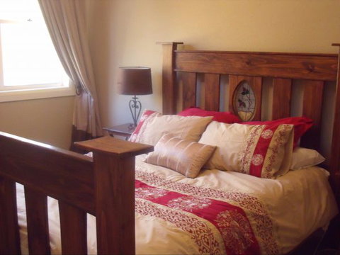 White Cedars Cottage - Holiday Cairns 2