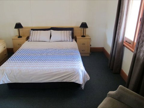 Ellison's Holiday Home - Holiday Cairns 2