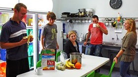 Adelaide Backpackers Inn - Holiday Cairns 0