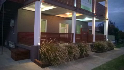 Revive Central Apartments - Holiday Cairns 4