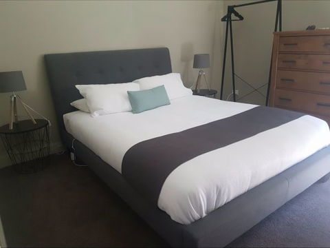Revive Central Apartments - Holiday Cairns 6