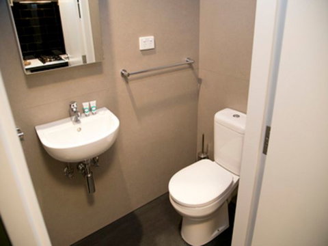 Abercombie Student Accommodation (Summer) - Holiday Cairns 6