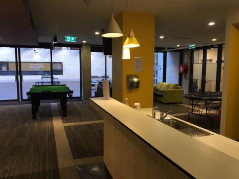 Abercombie Student Accommodation (Summer) - Holiday Cairns 8