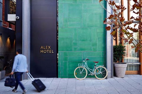 Alex Hotel Northbridge - Holiday Cairns 1