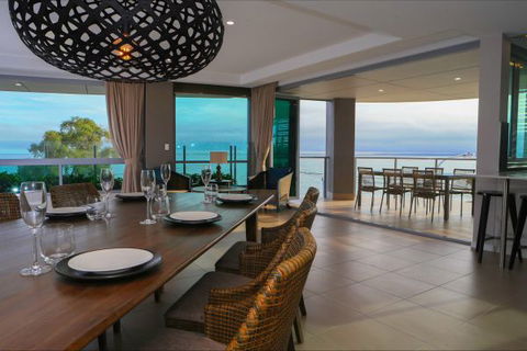 Aqua Aqua Luxury Penthouses - Holiday Cairns 0
