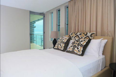 Aqua Aqua Luxury Penthouses - Holiday Cairns 4
