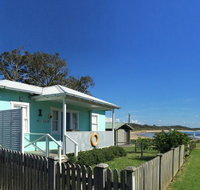 Aurora Beachfront Cottage - Holiday Cairns