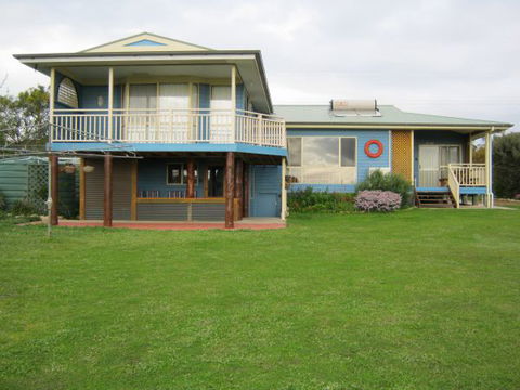 Baudins View Holiday House - Holiday Cairns 0