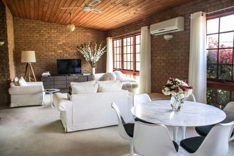 Brigham House - Tooma - Holiday Cairns 3