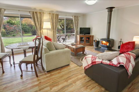 Brookfield Guesthouse - Holiday Cairns 3