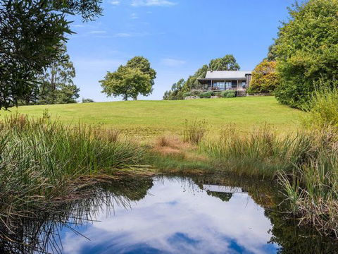 Cape Cottages - Holiday Cairns 0