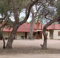 Chowilla Station Shearer's Quarters Accommodation - Holiday Cairns