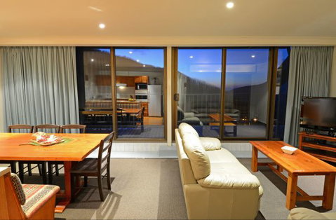 Falls Creek Country Club - Holiday Cairns 6