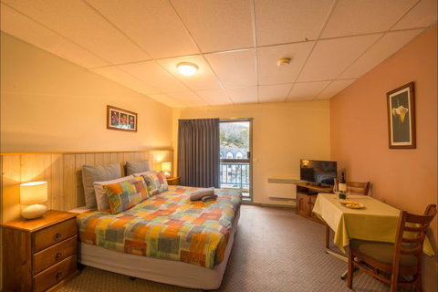 Falls Creek Country Club - Holiday Cairns 8