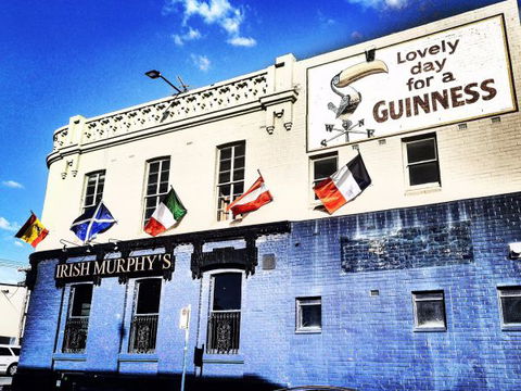 Irish Murphy's Hostel - Holiday Cairns 1