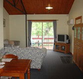 The Old Oak Bed and Breakfast - The Shearing Shed - Holiday Cairns