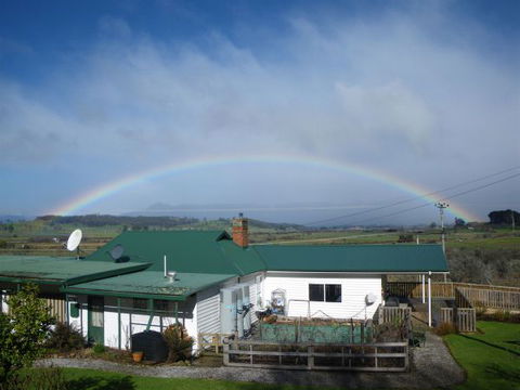 Mole Creek Cabins - Holiday Cairns 1