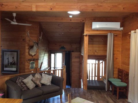 Mole Creek Cabins - Holiday Cairns 8