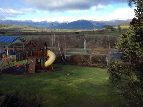 Mole Creek Cabins - Holiday Cairns 9