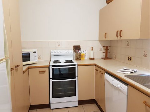 Newcastle Terraces And Apartments - NBC Apartments - Holiday Cairns 4