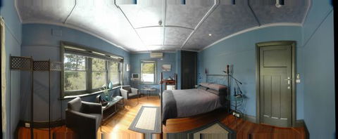Oakdene Vineyards Guesthouse - Holiday Cairns 1