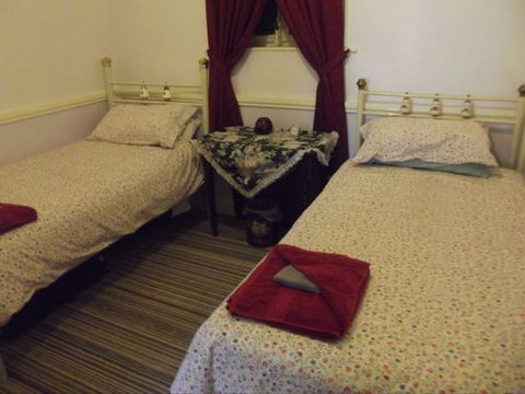 Olive Grove Retreat - Holiday Cairns 4