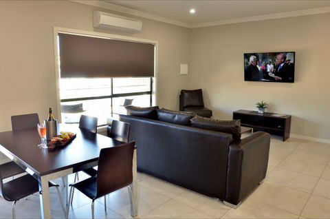 Renmark Holiday Apartments - Holiday Cairns 5