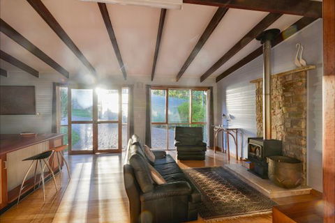 Ridgetop Hideaway - Holiday Cairns 1