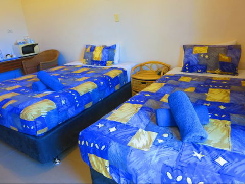 VQ3 Lodge - Holiday Cairns 3