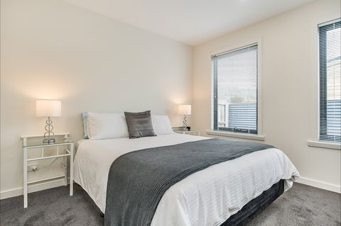 Apartments On Fraser Bicheno - Holiday Cairns 2