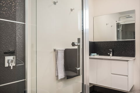 Apartments On Fraser Bicheno - Holiday Cairns 3