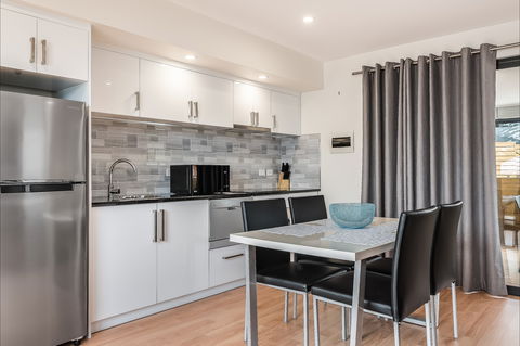 Apartments On Fraser Bicheno - Holiday Cairns 7
