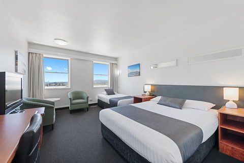 Coach House Launceston - Holiday Cairns 2