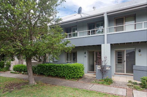 Honeysuckle Townhouses - Holiday Cairns 0