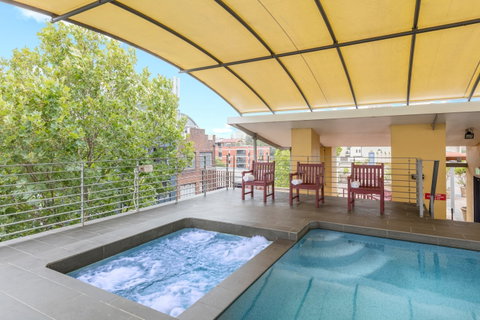 Nesuto Chippendale Apartment Hotel - Holiday Cairns 3