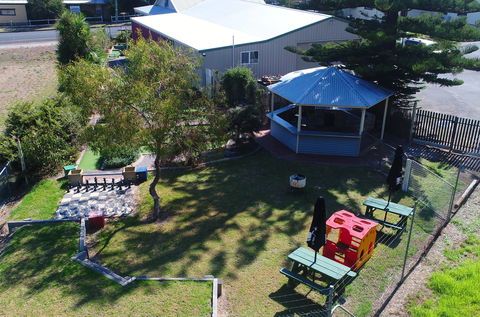 Pemberton Lodge - Holiday Cairns 0