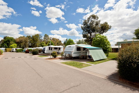 RACV Cobram Resort - Holiday Cairns 4