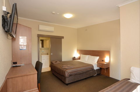 Seabrook Hotel Motel - Holiday Cairns 2