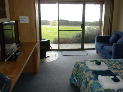 Skenes Creek Lodge Motel - Holiday Cairns 2