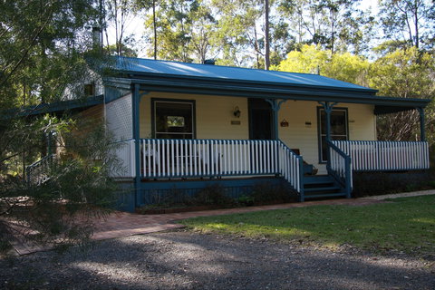 Telegraph Retreat Cottages - Holiday Cairns 1