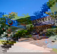 Airlie Beach YHA - Holiday Cairns