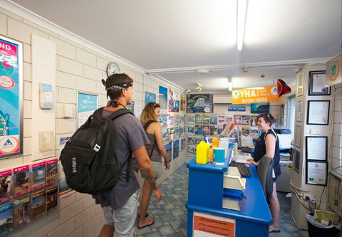 Airlie Beach YHA - Holiday Cairns 9