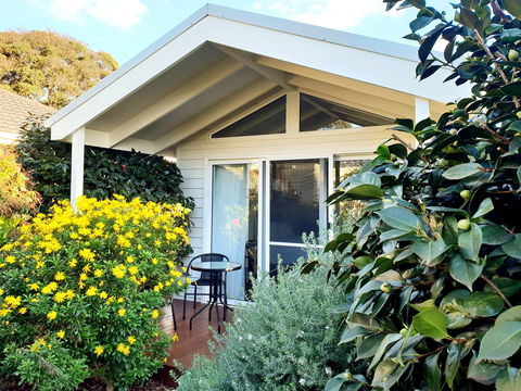 Alkira Garden Studios - Holiday Cairns 1