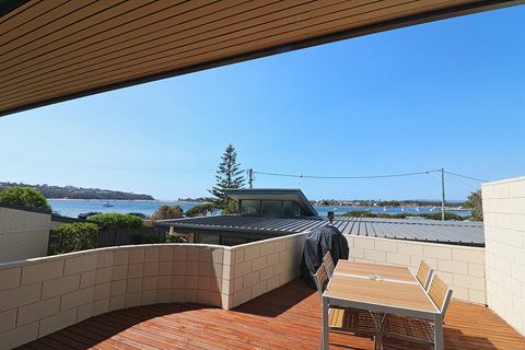 All Decked Out At Penguin Mews - Holiday Cairns 2